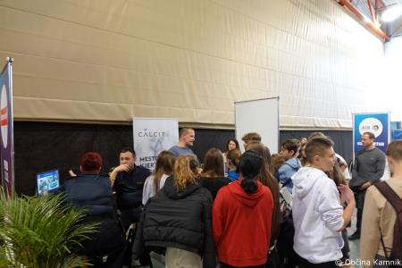 Karierna priložnost te čaka v Kamniku (11)